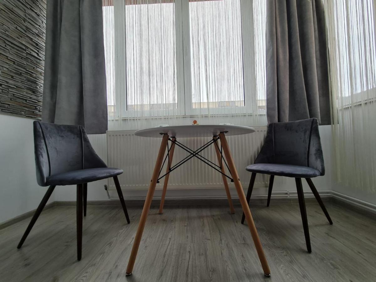 Smart Apartament Brasov Bagian luar foto